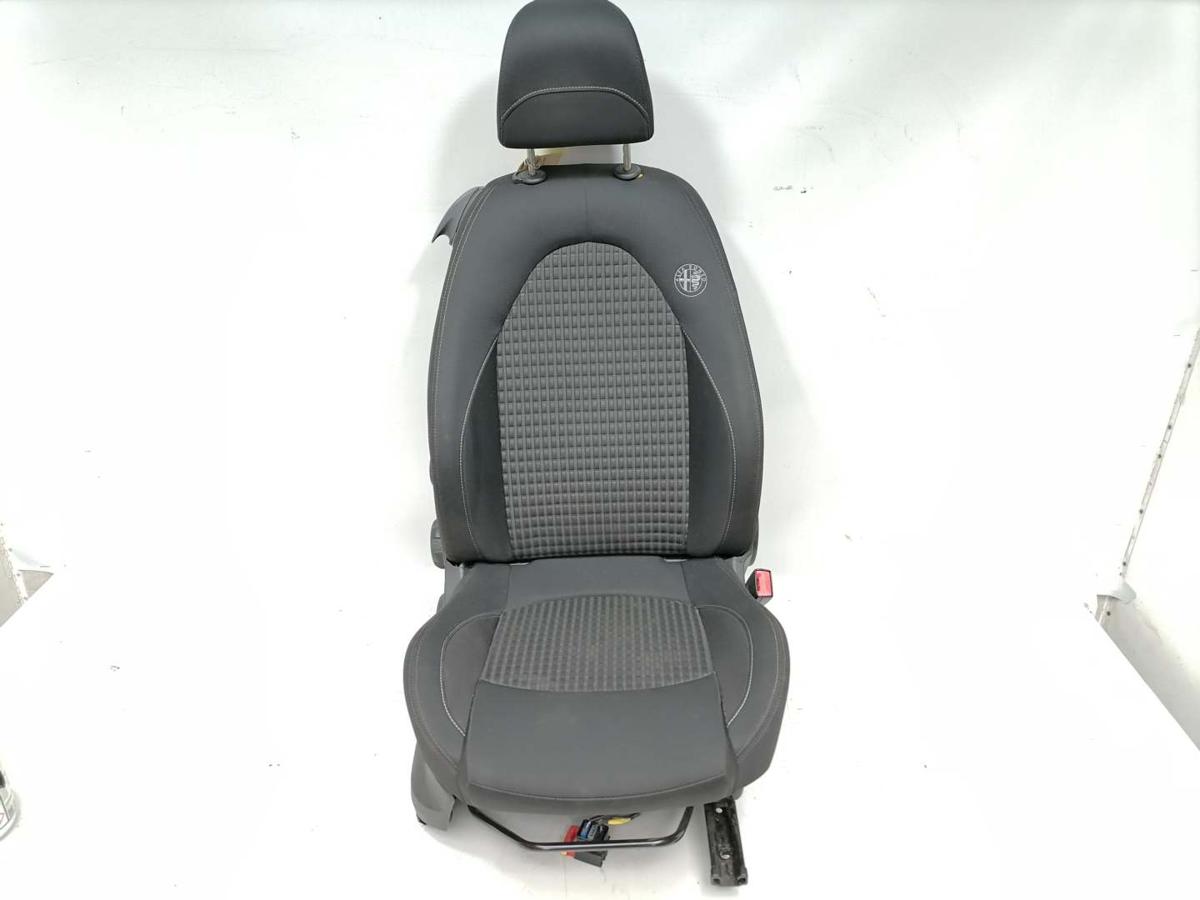 Alfa Romeo Mito original Sitz vorn rechts Beifahrersitz Stoff schwarz Bj.2008